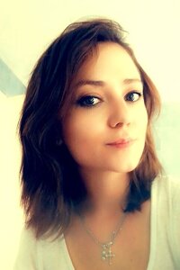 femme ukrainienne parlant français